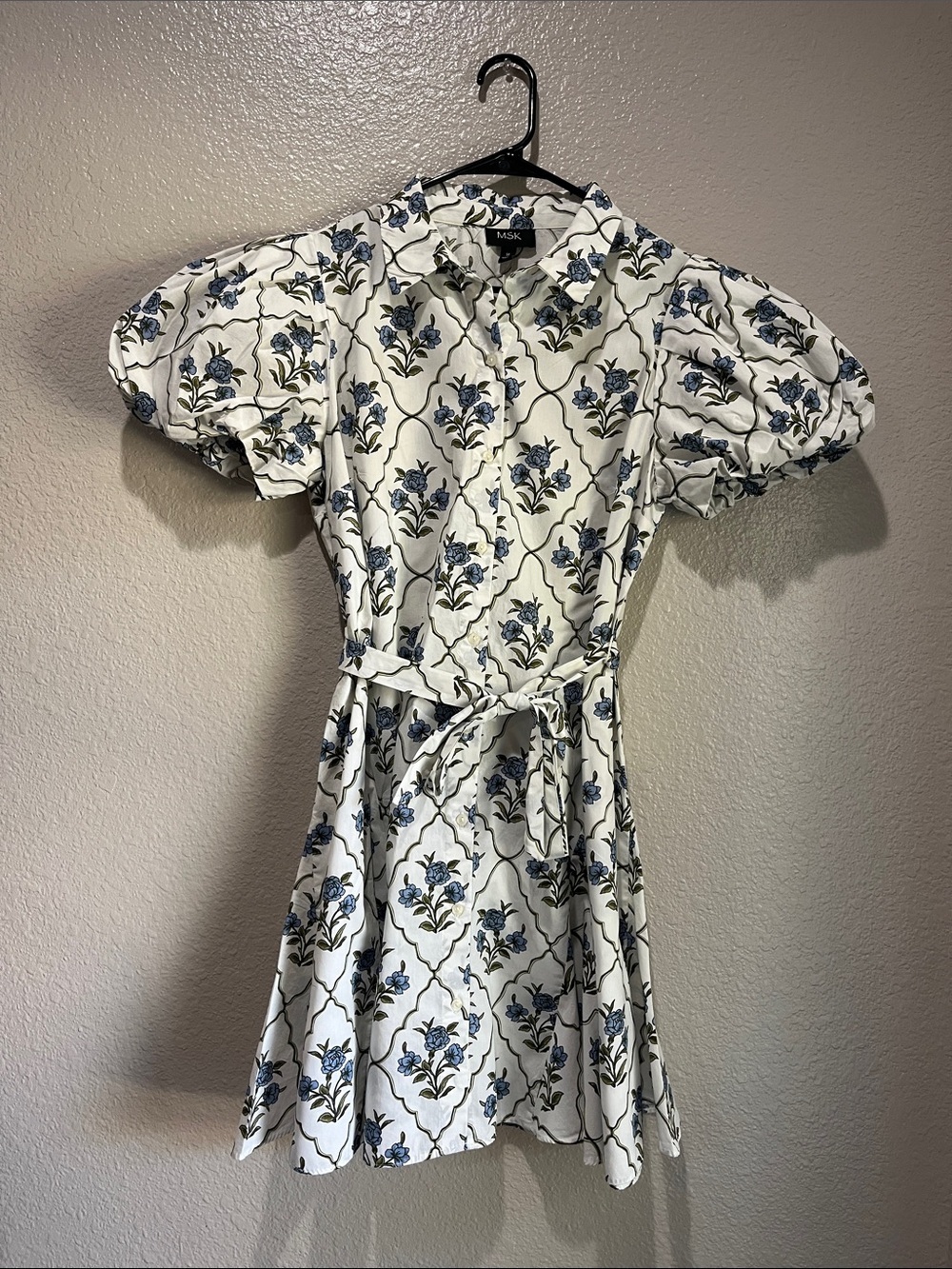 MSK White Mini Dress Blue Floral Print Puff Sleeves Sz M A Line Flowy TC0640